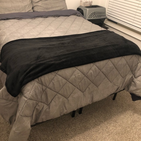 OnSaleš Room Essentials Blanket